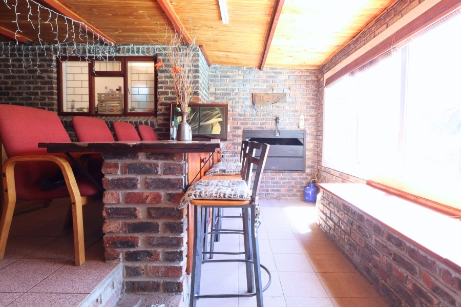 3 Bedroom Property for Sale in Uitsig Western Cape